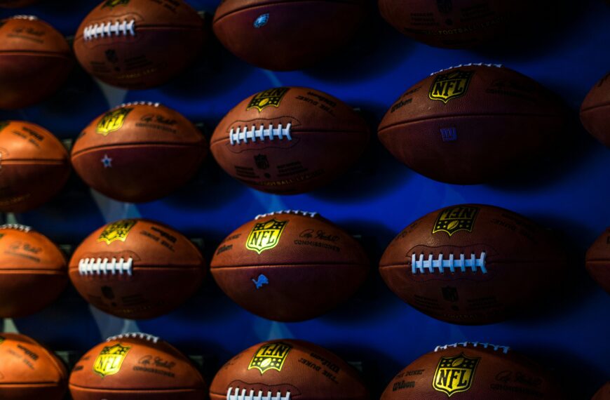 Football mini fi unsplash