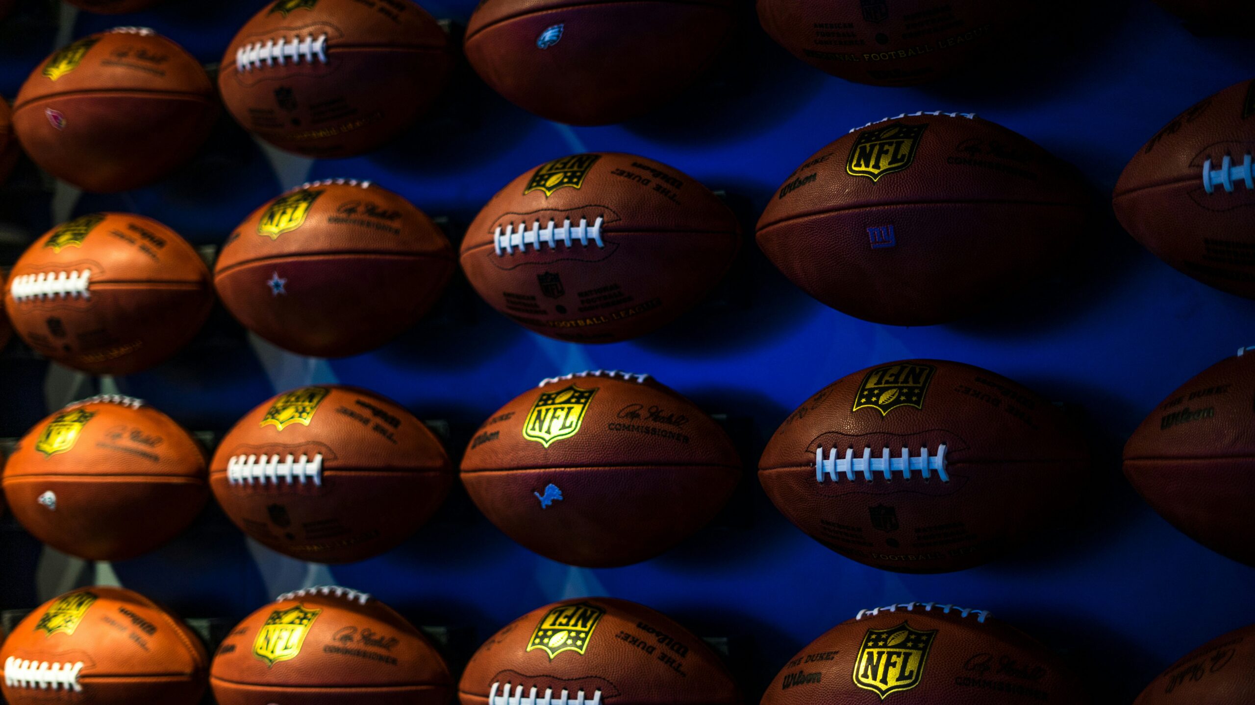 Football mini fi unsplash